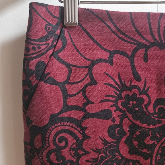 Loft Knee-Length Pencil Skirt in Women's Size 8 - Picture 4 of 16